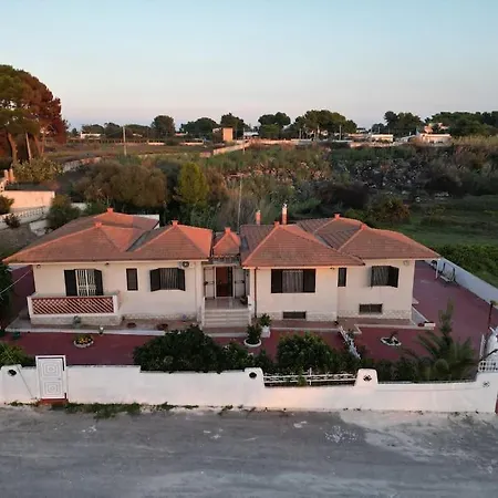 Ada Villa