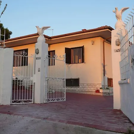 Ada Villa *